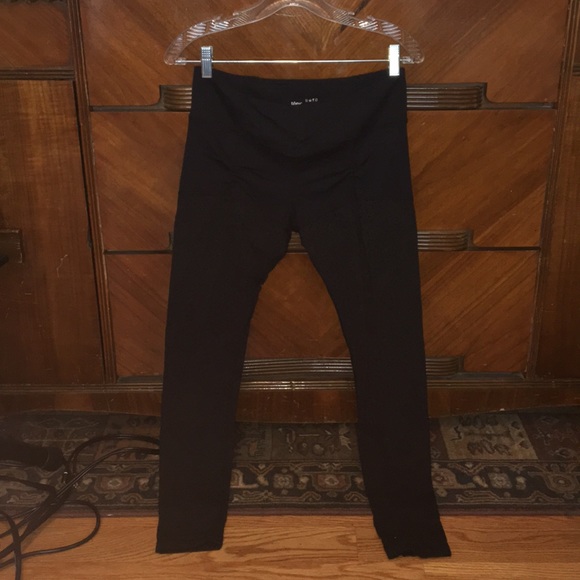 TONIC black yoga legging:: eyelet mesh - Picture 4 of 7